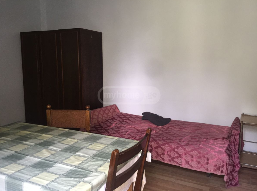 1 room private house for rent in sanzona